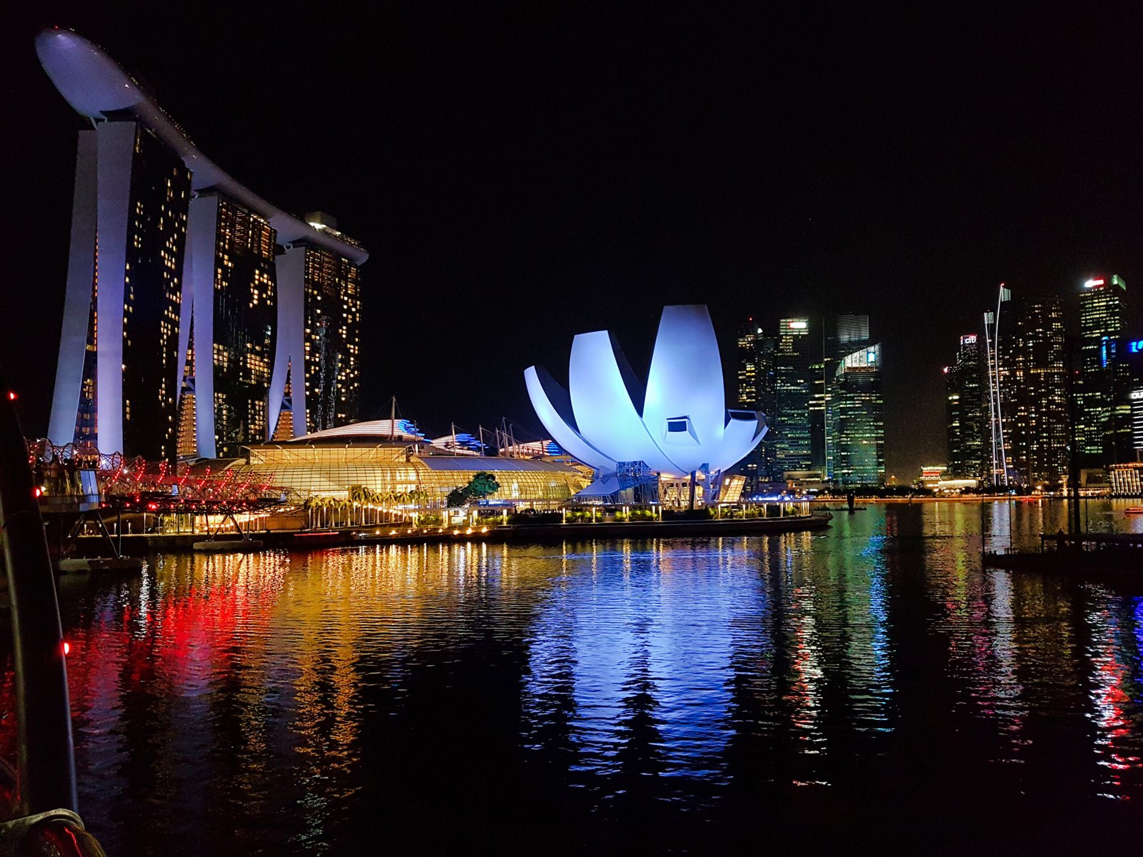 The Passport Pillow singapore may 6, 2017: panorama across the marina bay